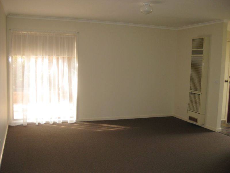 19 Euroa Avenue, Berwick, VIC 3806 - Thumbnail 2 - 22/05/2019