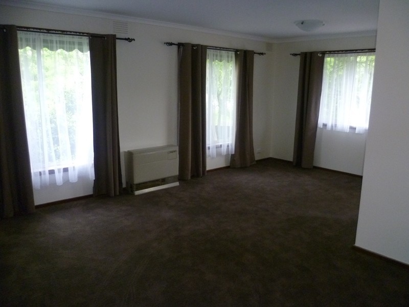 12 Blannin Street, Healesville, VIC 3777 - Thumbnail 1 - 22/05/2019