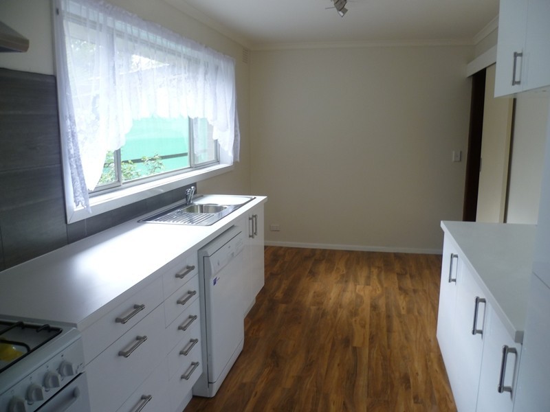 12 Blannin Street, Healesville, VIC 3777 - Thumbnail 2 - 22/05/2019