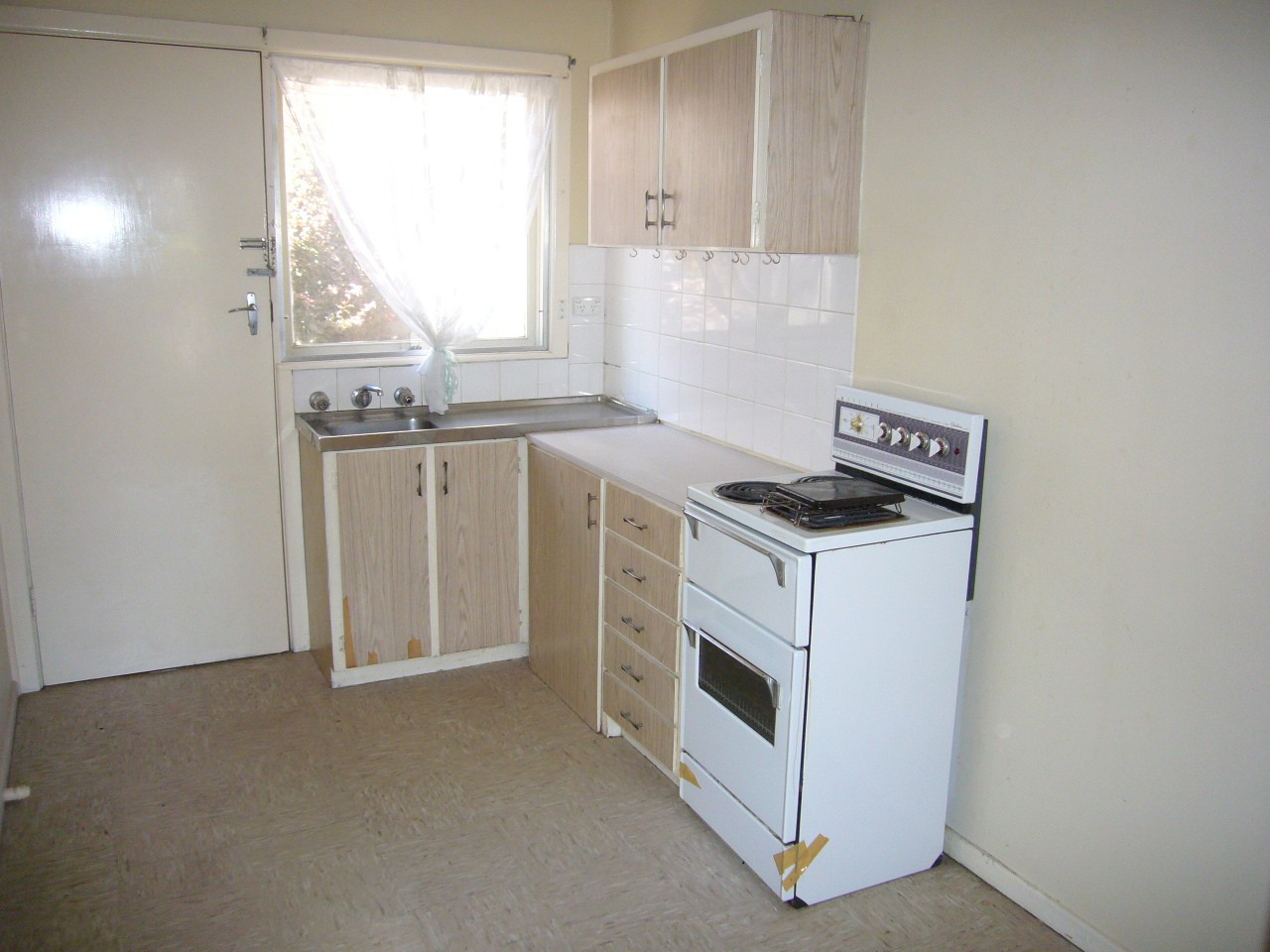 2/90 St Elmo Road, Ivanhoe, VIC 3079 - Thumbnail 2 - 22/05/2019