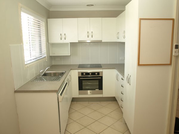 1/41 Kumbari Avenue, Southport, QLD 4215 - Thumbnail 2 - 22/05/2019