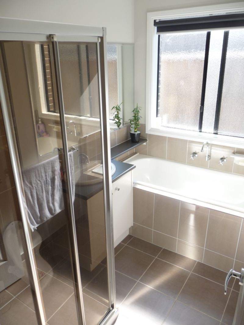 320 The Lakes Boulevard, South Morang, VIC 3752 - Thumbnail 2 - 22/05/2019