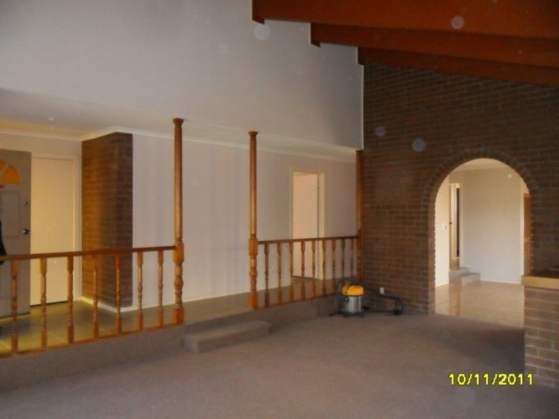 8 Belair Court, Taylors Lakes, VIC 3038 - Thumbnail 1 - 22/05/2019