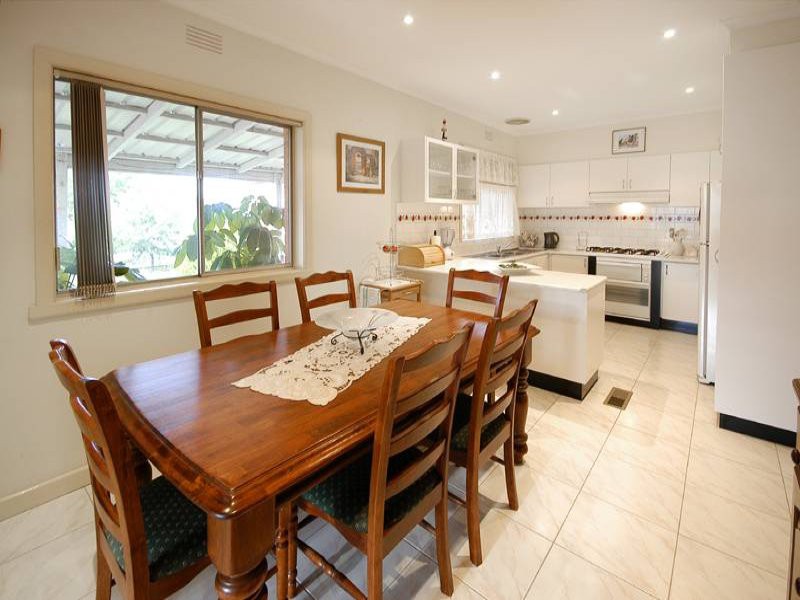 3 Davis Avenue, Avondale Heights, VIC 3034 - Thumbnail 2 - 22/05/2019