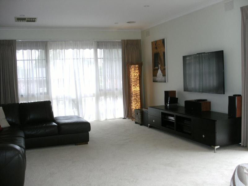 43 Mantung Cres, Rowville, VIC 3178 - Thumbnail 2 - 22/05/2019