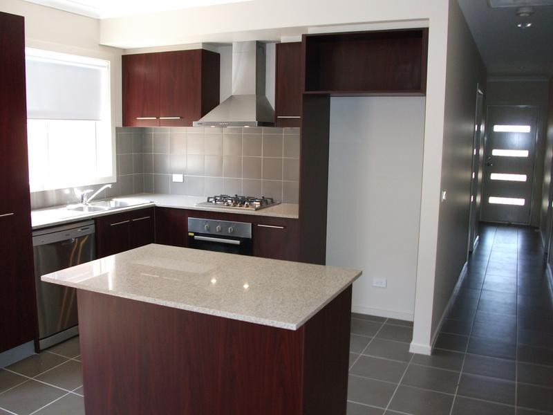 9 Glider Street, Point Cook, VIC 3030 - Thumbnail 1 - 22/05/2019