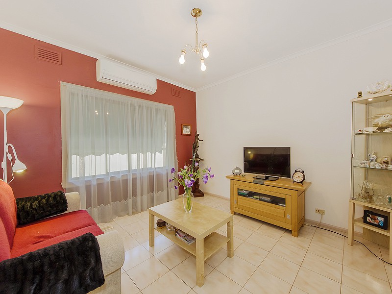 33 Christie Street, Deer Park, VIC 3023 - Thumbnail 2 - 22/05/2019