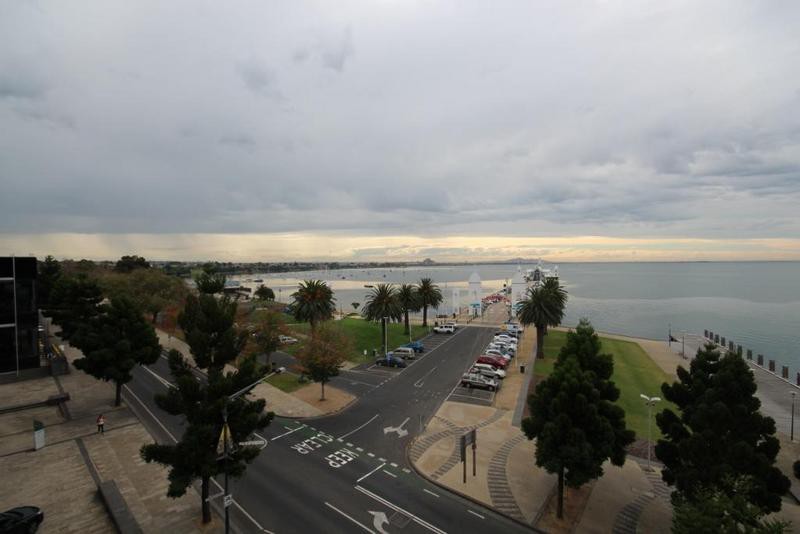 604/100 Western Beach Road, Geelong, VIC 3220 - Thumbnail 2 - 22/05/2019