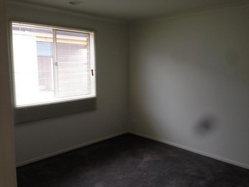 17 Royale Drive, Plumpton, VIC 3335 - Thumbnail 1 - 22/05/2019