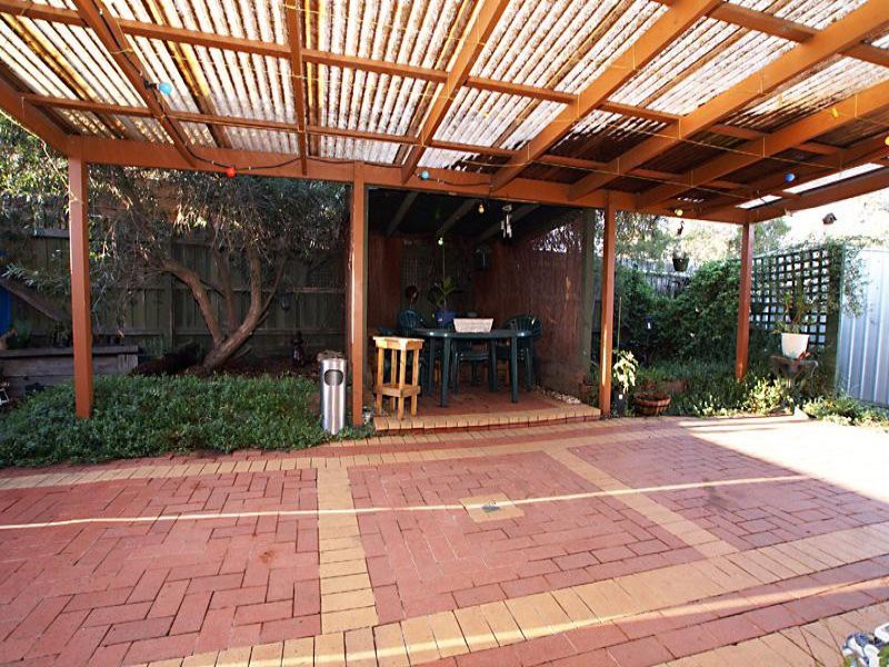 14 Linden Close, Meadow Heights, VIC 3048 - Thumbnail 2 - 22/05/2019