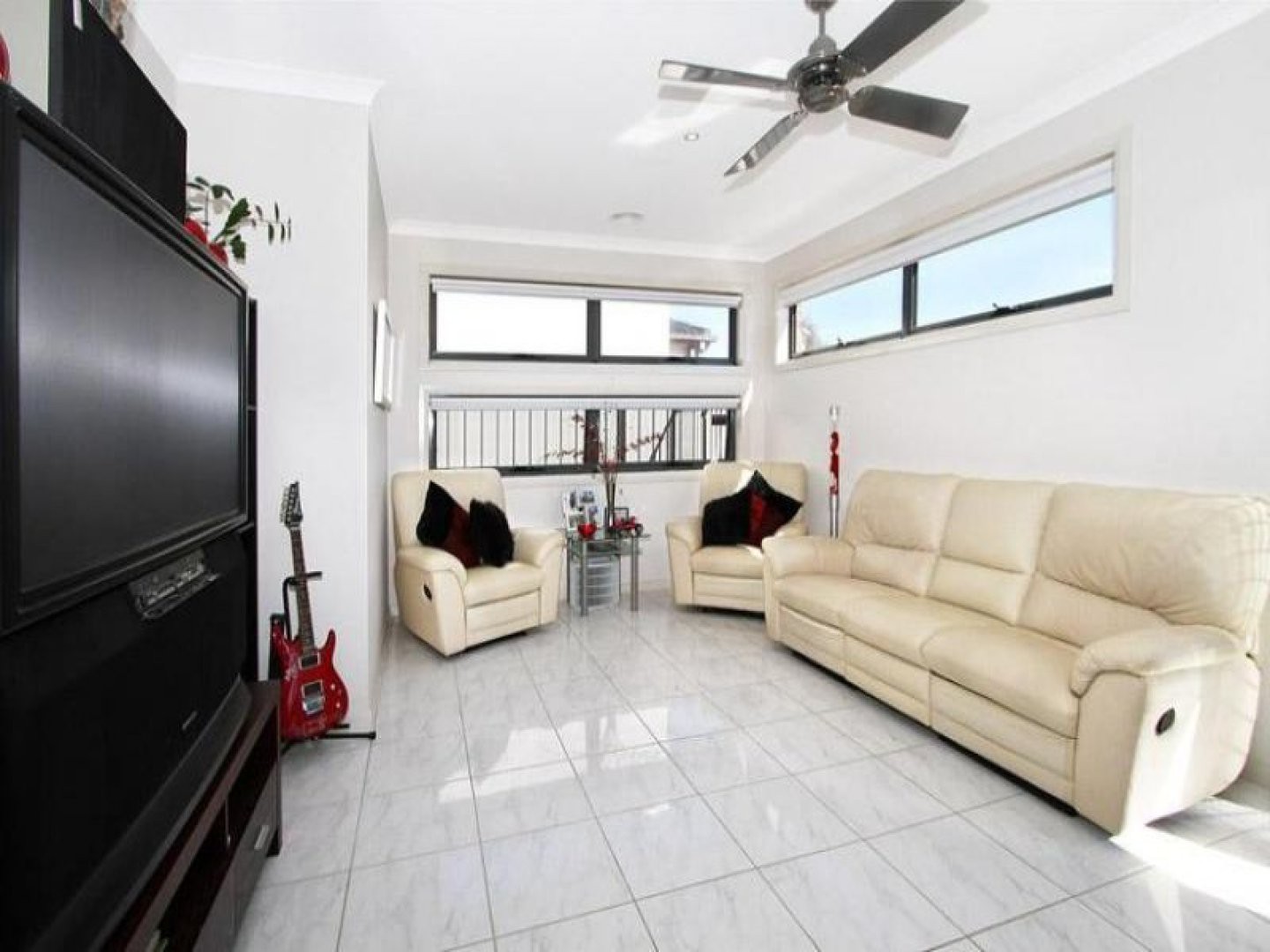 32 Northumberland Circuit, Craigieburn, VIC 3064 - Thumbnail 2 - 22/05/2019