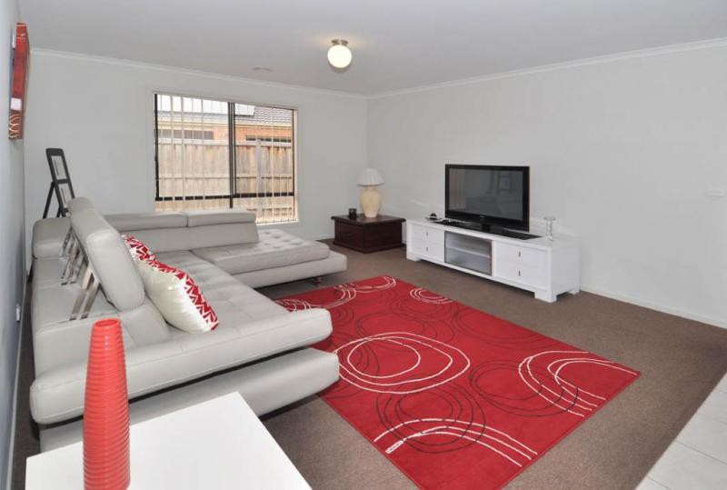 33 Dalmuir Boulevard, Deer Park, VIC 3023 - Thumbnail 1 - 22/05/2019