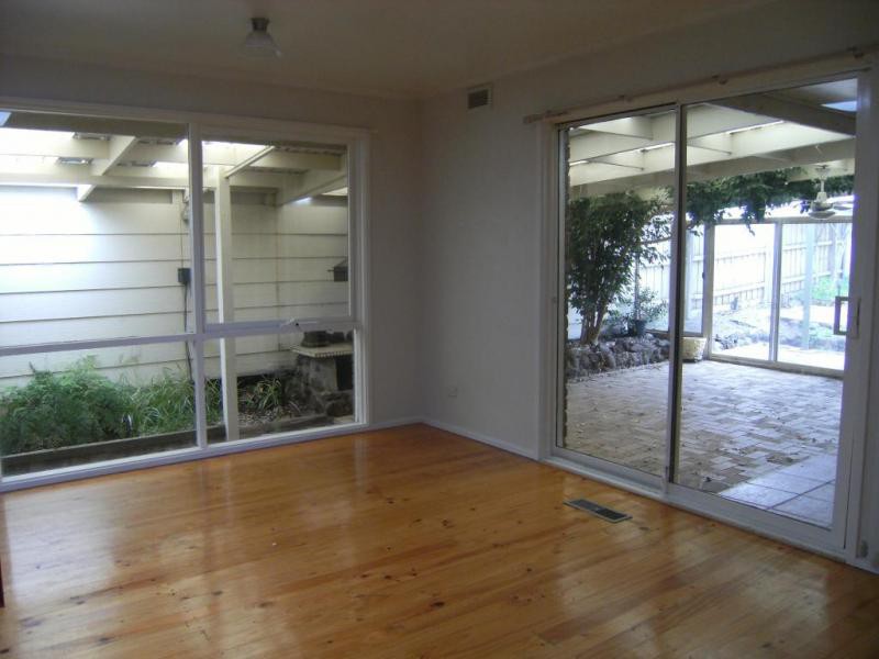 13 Rhyl Close, Endeavour Hills, VIC 3802 - Thumbnail 2 - 22/05/2019