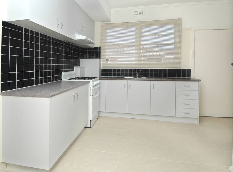 1/11 Glengala Road, Sunshine, VIC 3020 - Thumbnail 1 - 22/05/2019