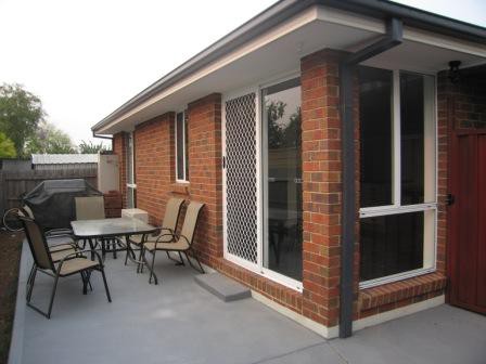 2/3 Henry Drive, Altona Meadows, VIC 3028 - Thumbnail 1 - 22/05/2019