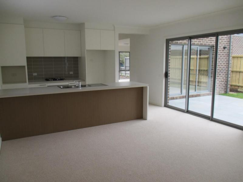 2 Harcrest Boulevard, Wantirna South, VIC 3152 - Thumbnail 2 - 22/05/2019