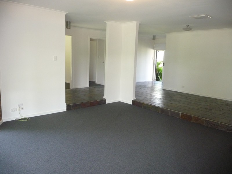 31, Royston Street, Diamond Creek, VIC 3089 - Thumbnail 2 - 22/05/2019