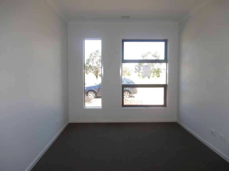 73 Macumba Drive, Clyde North, VIC 3978 - Thumbnail 1 - 22/05/2019