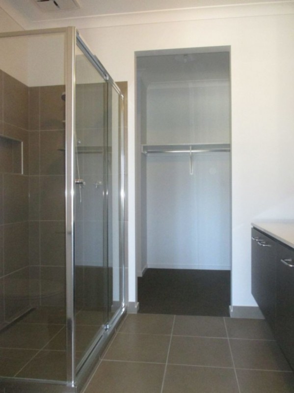 73 Macumba Drive, Clyde North, VIC 3978 - Thumbnail 2 - 22/05/2019