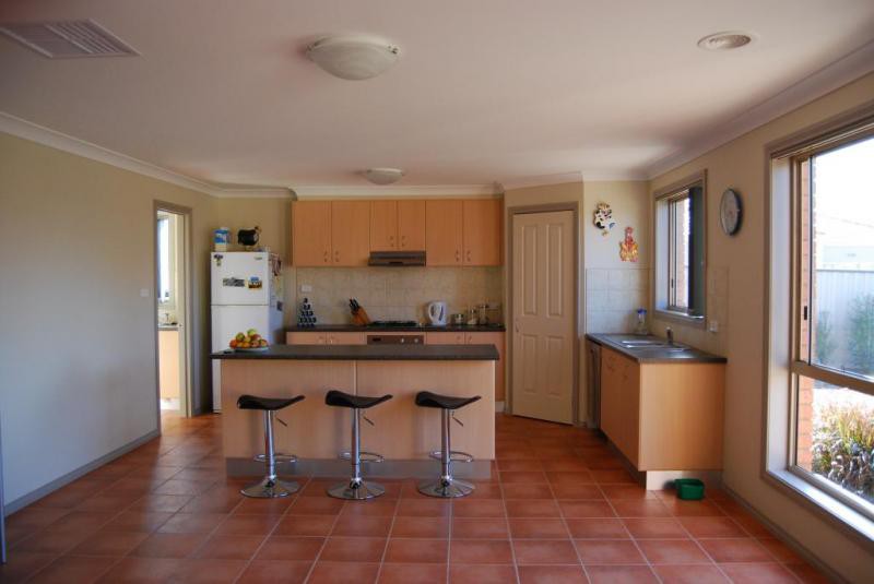 4 Muros Close, Point Cook, VIC 3030 - Thumbnail 1 - 22/05/2019