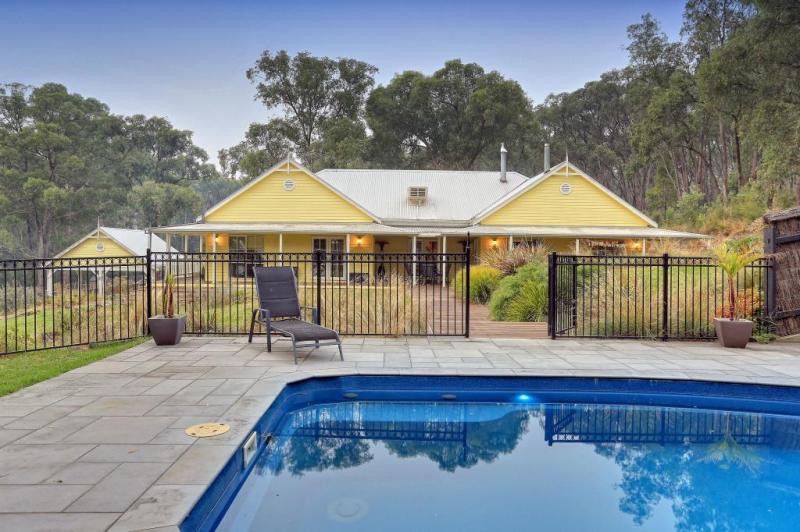 5 Francis Street, Cockatoo, VIC 3781 - Thumbnail 1 - 22/05/2019