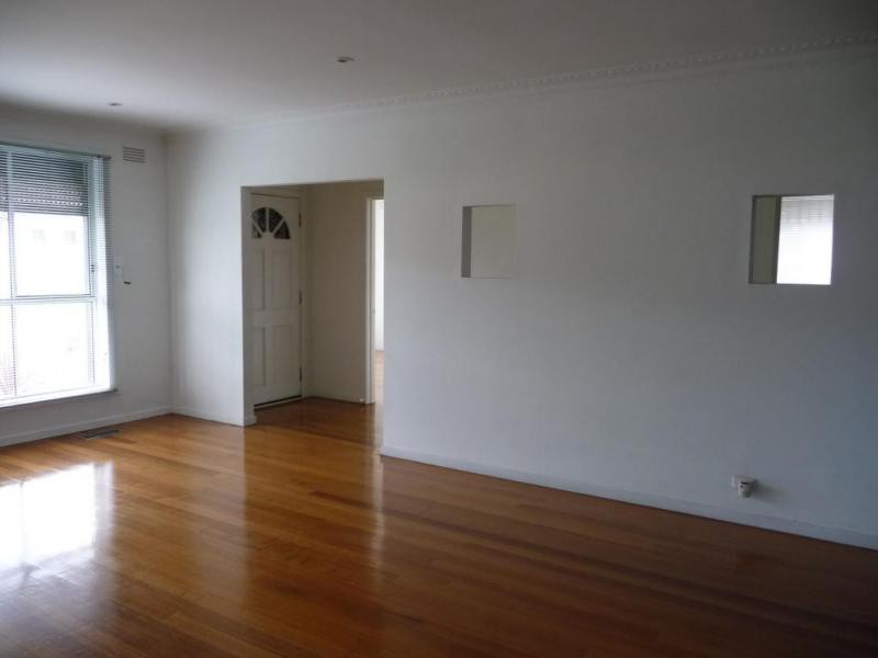 76 Sharps Road, Tullamarine, VIC 3043 - Thumbnail 2 - 22/05/2019