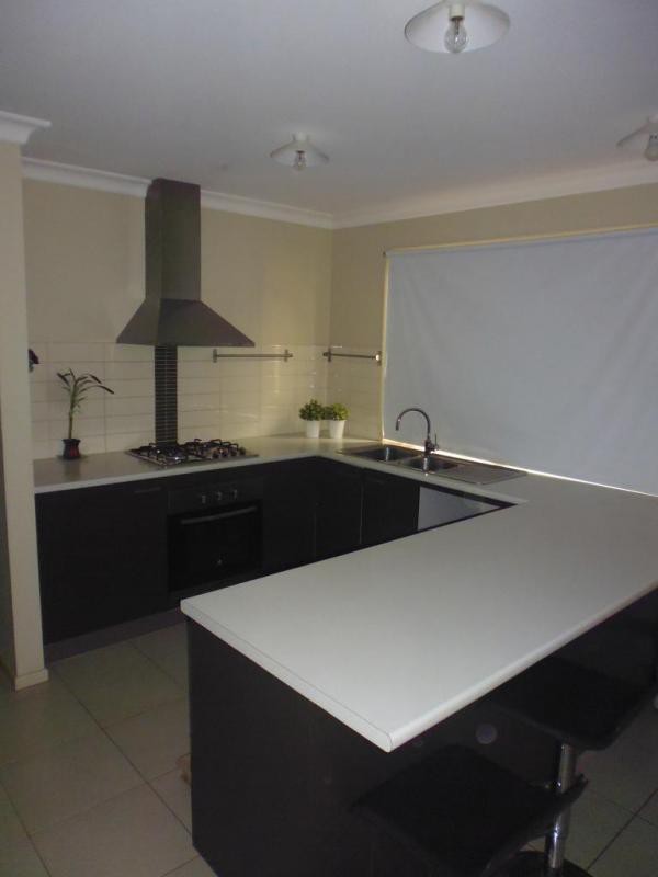 42 Erin Square, Deer Park, VIC 3023 - Thumbnail 2 - 22/05/2019