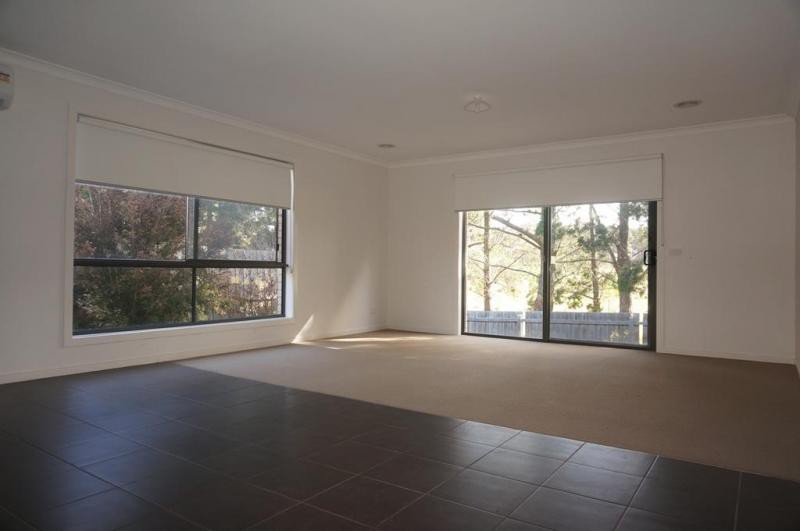 32 Baggygreen Street, Sunbury, VIC 3429 - Thumbnail 2 - 22/05/2019