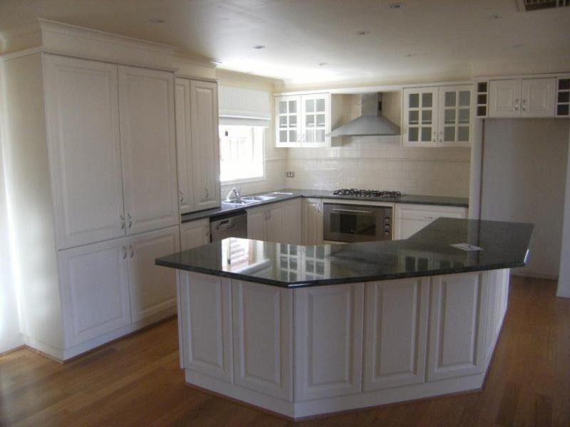 3 Honeyeater Crescent, Taylors Lakes, VIC 3038 - Thumbnail 1 - 17/11/2014