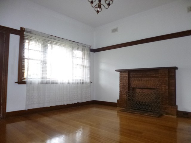 36 Robb Street, Essendon, VIC 3040 - Thumbnail 2 - 22/05/2019