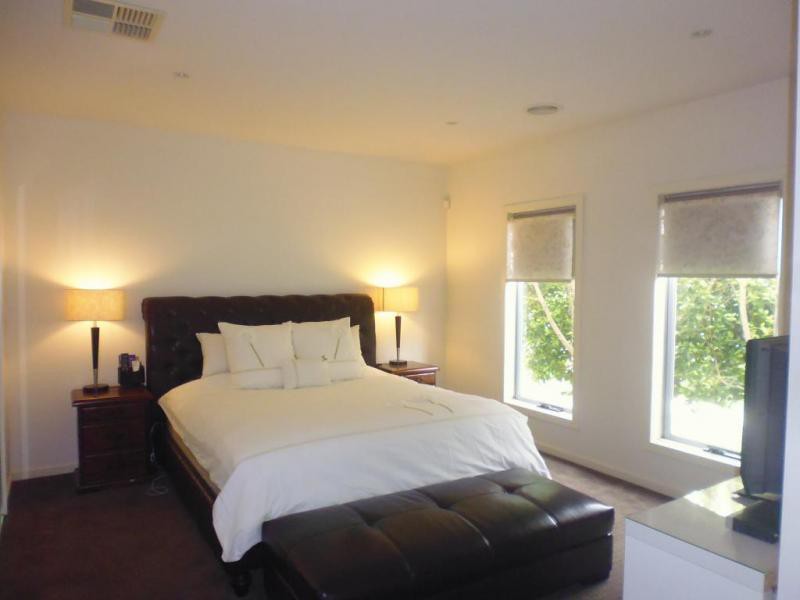 2 Denmans Mews, Deer Park, VIC 3023 - Thumbnail 2 - 22/05/2019