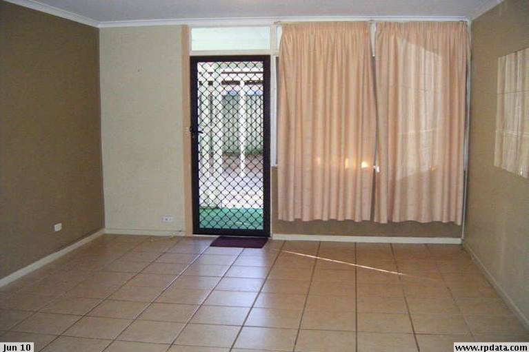 2/151 Frank Street, Labrador, QLD 4215 - Thumbnail 2 - 22/05/2019