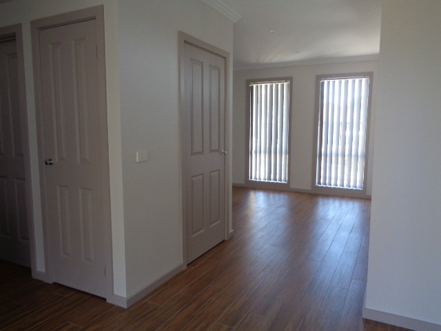 2/4 Ashford Close, Hampton Park, VIC 3976 - Thumbnail 2 - 22/05/2019