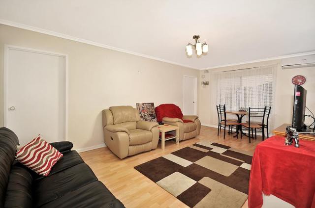 2/15 Woodvale Close, Essendon, VIC 3040 - Thumbnail 1 - 22/05/2019