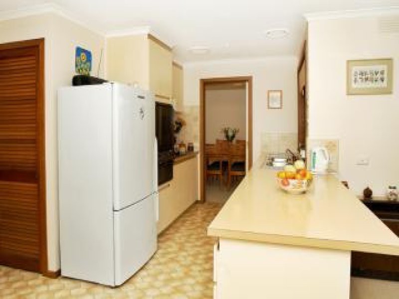 39 Ashcombe Drive, Ringwood, VIC 3134 - Thumbnail 2 - 22/05/2019