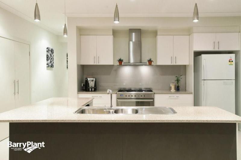 8 Scottsdale Court, Craigieburn, VIC 3064 - Thumbnail 1 - 22/05/2019