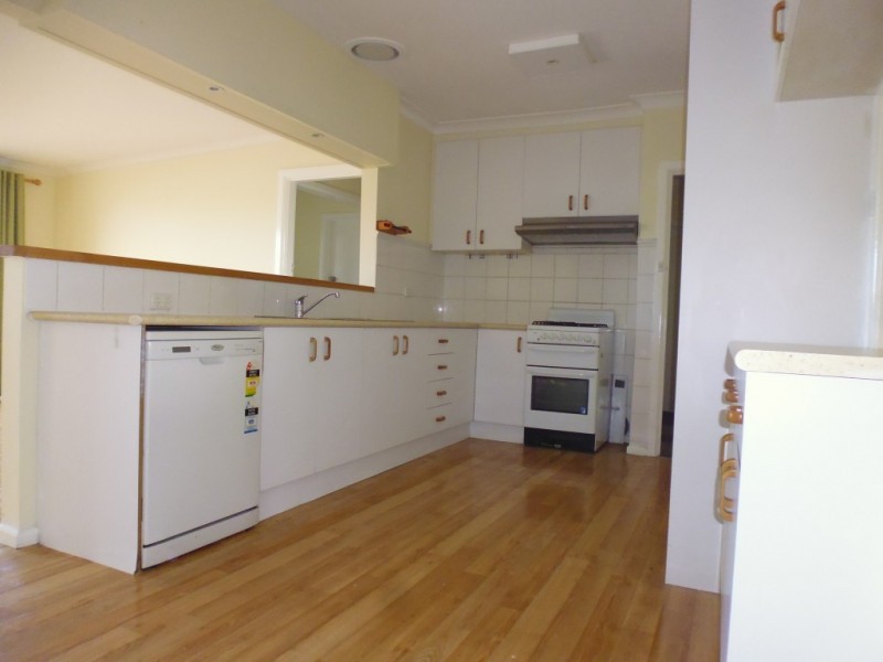 3 Byrne Street, Deer Park, VIC 3023 - Thumbnail 2 - 22/05/2019