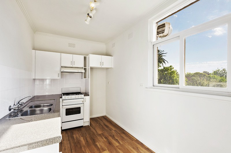 5/100 St Elmo Road, Ivanhoe, VIC 3079 - Thumbnail 2 - 22/05/2019