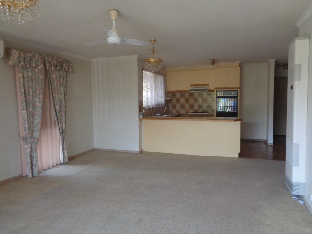 1/5 Ivan Crescent, Hampton Park, VIC 3976 - Thumbnail 2 - 22/05/2019