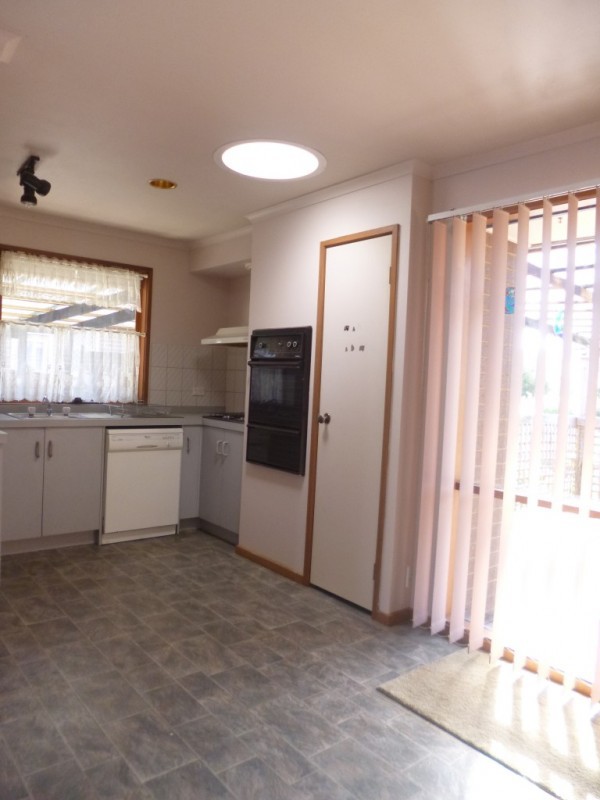 48 Hinrichsen Drive, Hallam, VIC 3803 - Thumbnail 2 - 22/05/2019