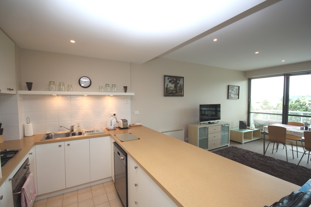 2402/2 Yarra Street, Geelong, VIC 3220 - Thumbnail 1 - 22/05/2019