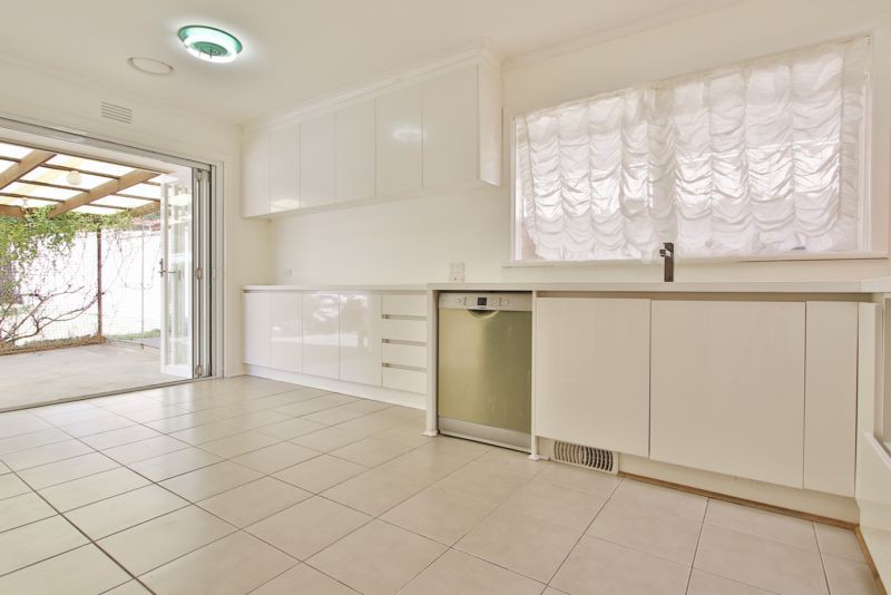 48 Robert Street, Bulleen, VIC 3105 - Thumbnail 2 - 22/05/2019