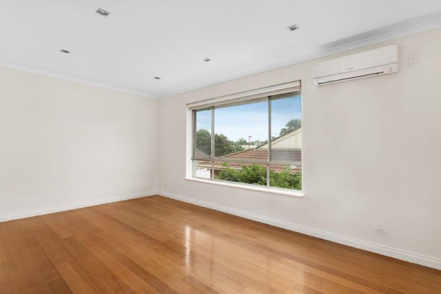7/15 Royal Avenue, Essendon North, VIC 3041 - Thumbnail 2 - 22/05/2019