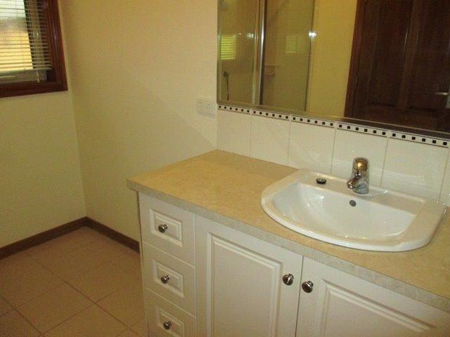 11 Wattle Grove, Point Cook, VIC 3030 - Thumbnail 2 - 22/05/2019