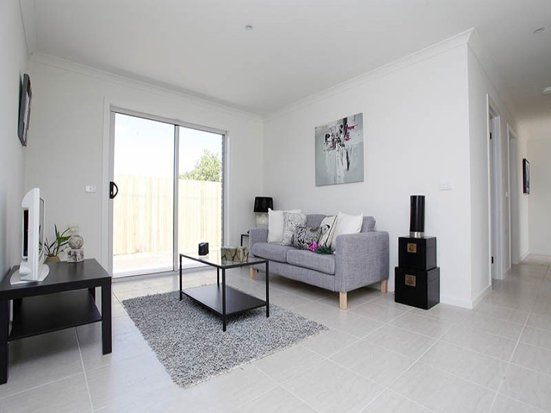 2/64 Railway Parade, Deer Park, VIC 3023 - Thumbnail 1 - 22/05/2019