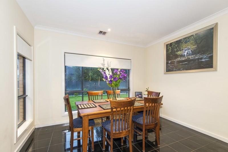 10 Hawkstowe Parade, South Morang, VIC 3752 - Thumbnail 2 - 22/05/2019