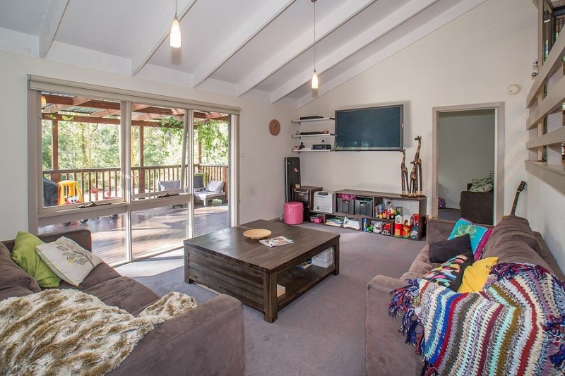 13 Glen Road, Belgrave Heights, VIC 3160 - Thumbnail 2 - 22/05/2019