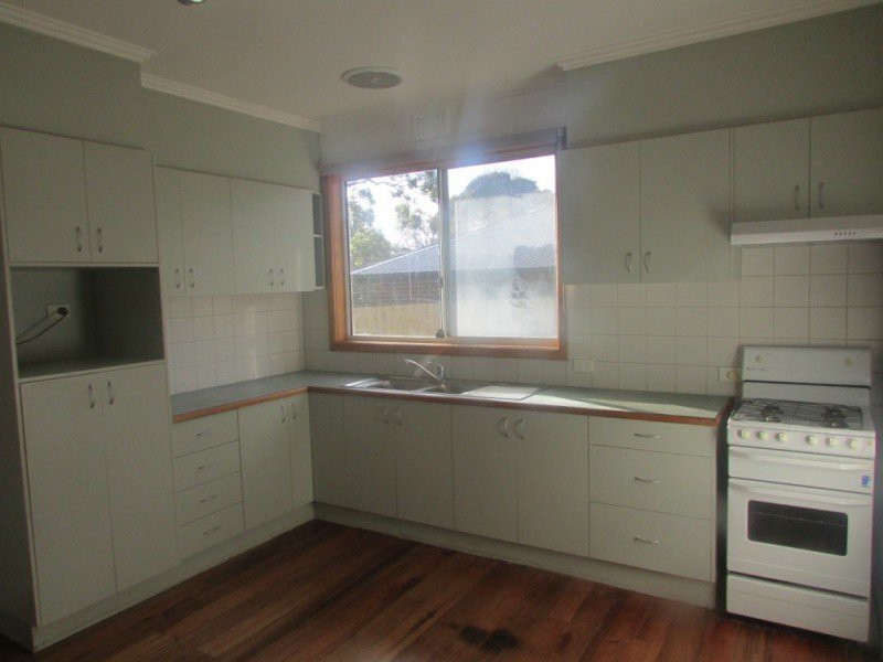 30 Frome Avenue, Frankston, VIC 3199 - Thumbnail 2 - 10/06/2015