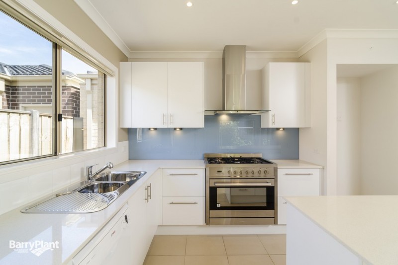 18 Ionian Way, Point Cook, VIC 3030 - Thumbnail 1 - 22/05/2019