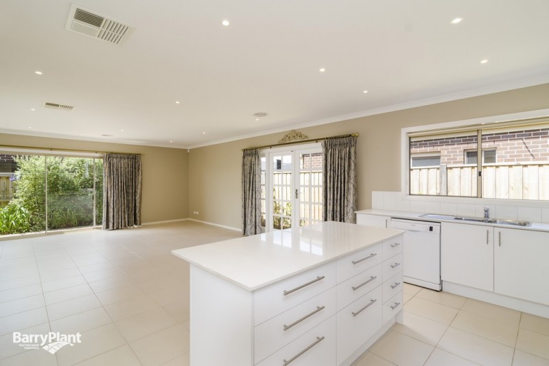 18 Ionian Way, Point Cook, VIC 3030 - Thumbnail 2 - 22/05/2019